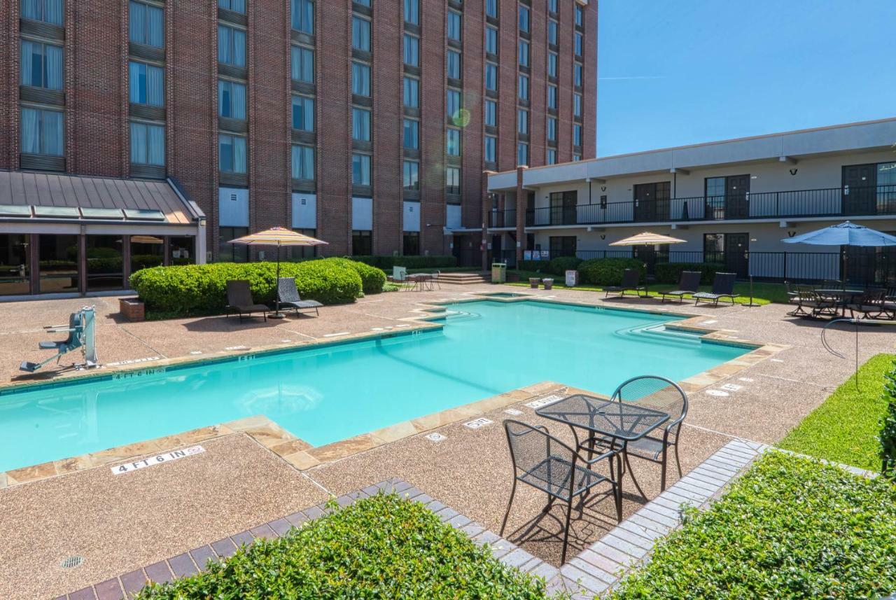 Mcm Elegante Hotel And Suites - Dallas Exterior photo